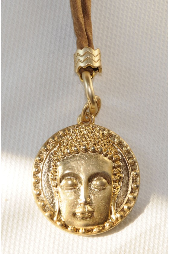 Kette, lang, Seidenband hellbraun, Buddha-Anhänger gold