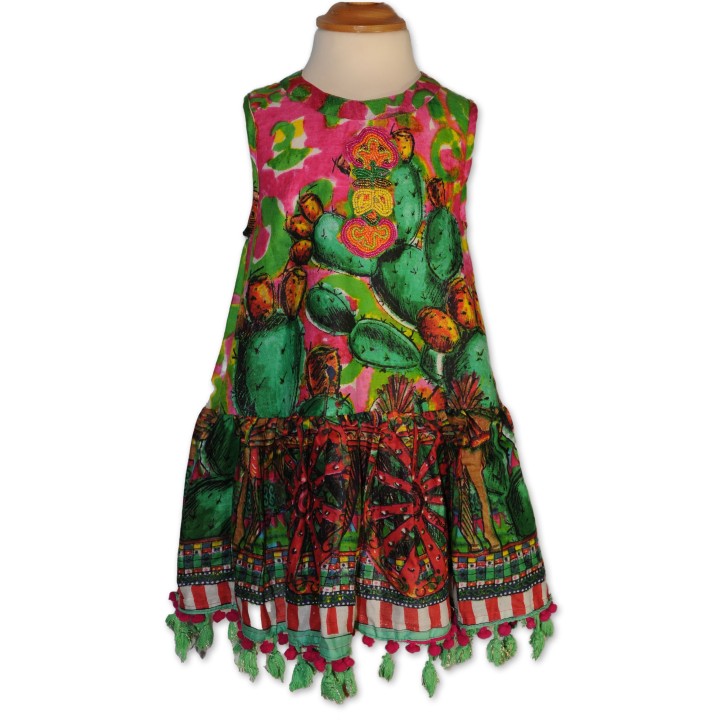 Kinderkleid, Brust Perlenbestickt