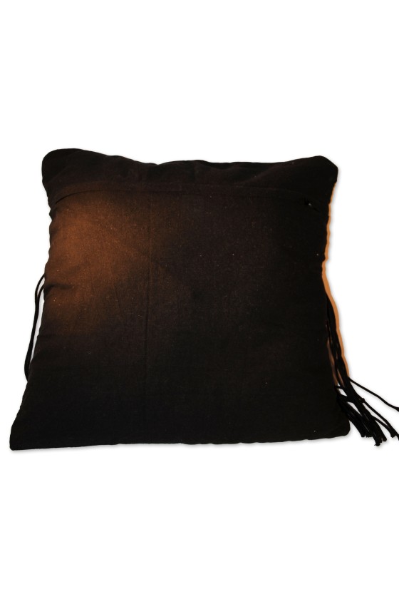 Kissenhülle Shaggy, schwarz, Vorderseite Macramee, Handarbeit, 60 x 60 cm