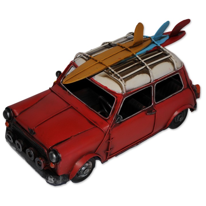 Retro Oldtimer mit Surfbrett